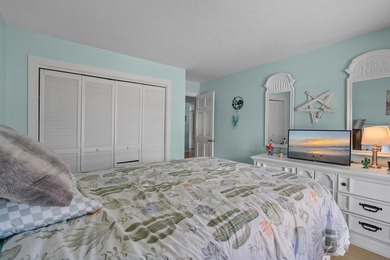 Welcome to this beautifully updated 2-bed/1-bath condo in - photo 17