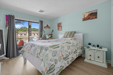 Welcome to this beautifully updated 2-bed/1-bath condo in - photo 18