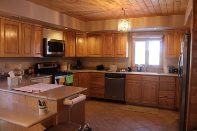 Welcome to this unique and beautiful 3-bedroom, 2-bath home - photo 10