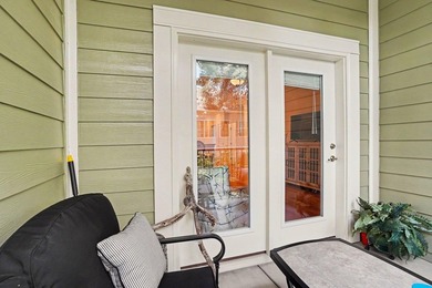 Welcome to this beautifully maintained second-floor - photo 21