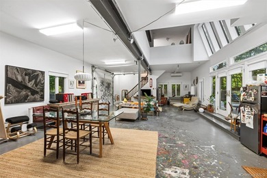 Southampton Retreat with Two Story Annex Nestled within nearly - photo 21