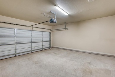 Discover this exceptional, single-level townhome featuring 3 - photo 24