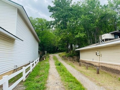 Love that small town living feel, but still want to be close to - photo 25
