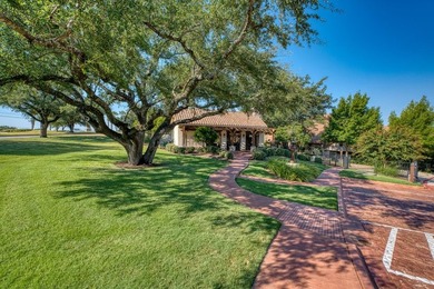 Discover this exceptional, single-level townhome featuring 3 - photo 25
