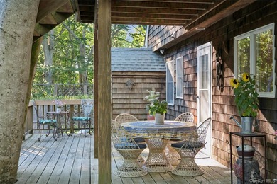 Southampton Retreat with Two Story Annex Nestled within nearly - photo 25
