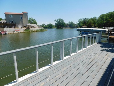 Waterfront 4 season cabin with Great Views of Duncan Lakes - photo 5