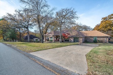 Absolutely stunning, fully updated home in the exclusive - photo 3