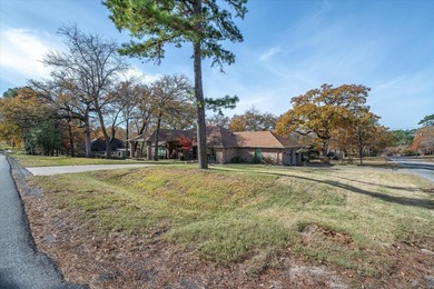 Absolutely stunning, fully updated home in the exclusive - photo 5