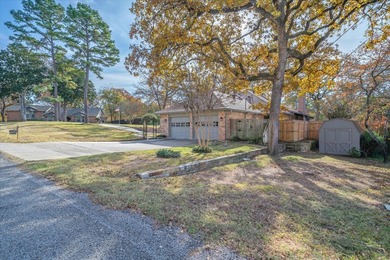 Absolutely stunning, fully updated home in the exclusive - photo 7