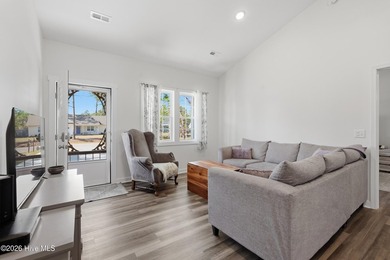 Adorable three bedroom, two bathroom single family home with - photo 7