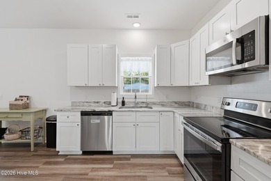 Adorable three bedroom, two bathroom single family home with - photo 10