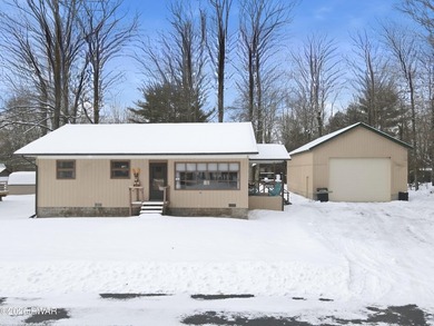 Lake Wallenpaupack Home For Sale in Lake Ariel Pennsylvania