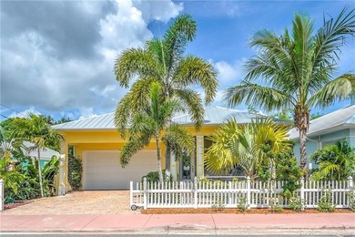 Gorgeous 4 Bedroom 3 bath home in historic area of Stuart. Key - photo 14