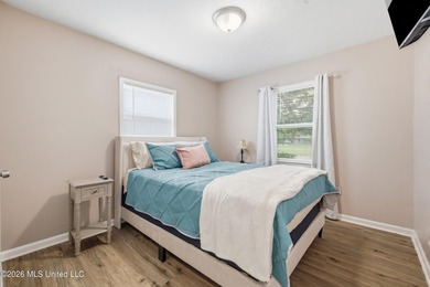Welcome home to this beautifully updated 4-bedroom, 2-bath home - photo 20