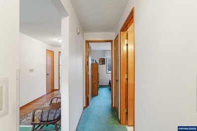 Enjoy mountain views from this well maintained 2bed/2 bath