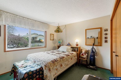 Enjoy mountain views from this well maintained 2bed/2 bath