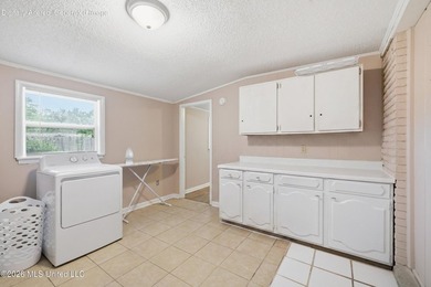 Welcome home to this beautifully updated 4-bedroom, 2-bath home - photo 26