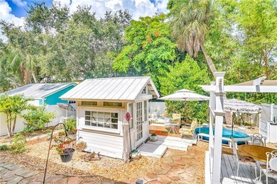 Gorgeous 4 Bedroom 3 bath home in historic area of Stuart. Key - photo 26