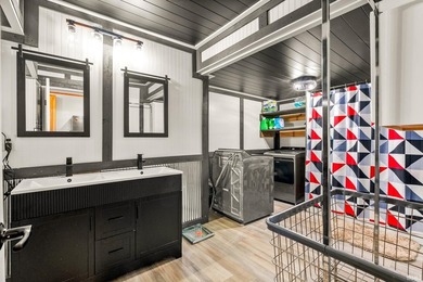 Peaceful country living meets modern updates on nearly 4 - photo 27