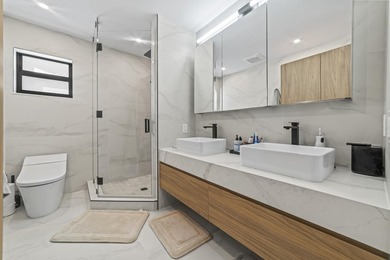 County Squire Estates Custom Gem, Fully Renovated and Move-In - photo 27