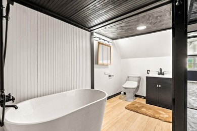 Peaceful country living meets modern updates on nearly 4 - photo 29