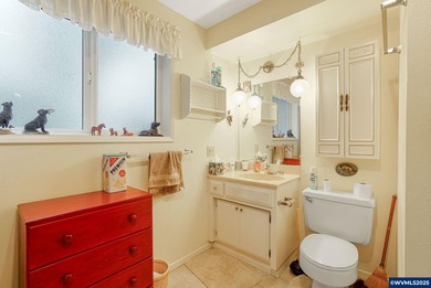 Enjoy mountain views from this well maintained 2bed/2 bath