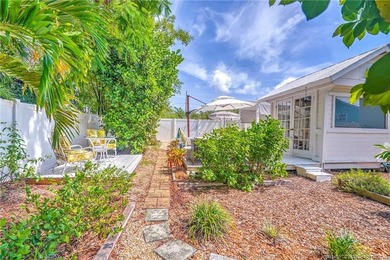 Gorgeous 4 Bedroom 3 bath home in historic area of Stuart. Key - photo 33