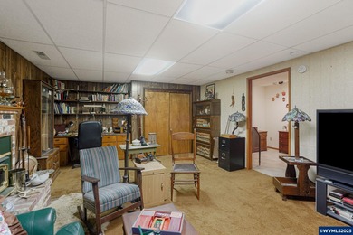 Enjoy mountain views from this well maintained 2bed/2 bath