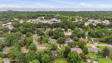 Welcome home to this beautifully updated 4-bedroom, 2-bath home - photo 37