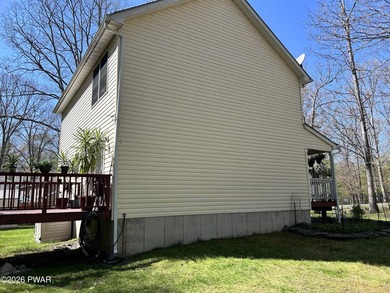 Welcome country Living with inviting front porch and back deck - photo 4