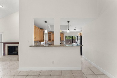 Welcome to this charming 3-bedroom, 2-bathroom villa located in - photo 11