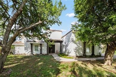 Welcome to your dream retreat! This stunning home boasts an - photo 2