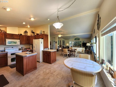 Perched above town with an Ocean views, this meticulously - photo 12