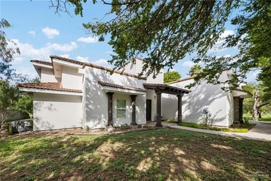 Welcome to your dream retreat! This stunning home boasts an - photo 3
