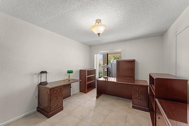Welcome to this charming 3-bedroom, 2-bathroom villa located in - photo 23