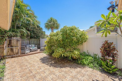 Welcome to this charming 3-bedroom, 2-bathroom villa located in - photo 32