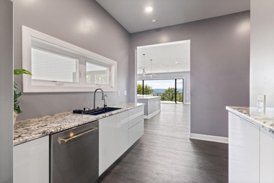 Rare opportunity to secure Serenity Ridge, the flagship estate - photo 3