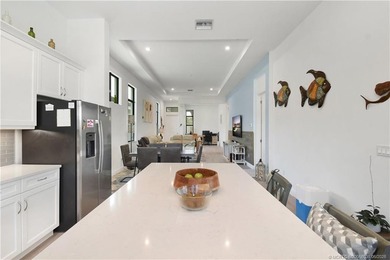Pool, lake, cul-de-sac and all in a gated community. What more - photo 13