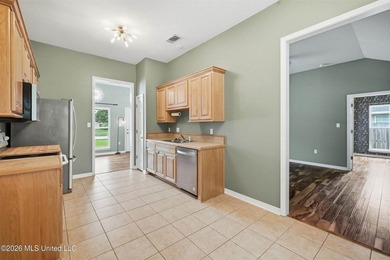 Welcome home to this well maintained 3-bedroom, 2-bathroom home - photo 15