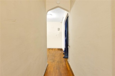 Prime Brighton Beach! Ocean block! This oversized J-4 co-op