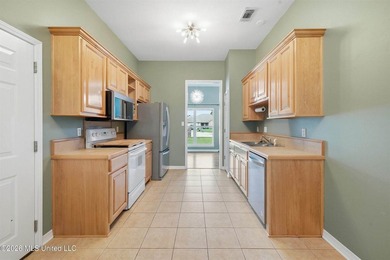 Welcome home to this well maintained 3-bedroom, 2-bathroom home - photo 16