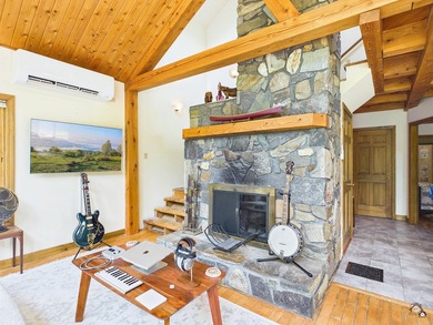 LOCATION LOCATION. Contemporary style home located in desirable - photo 17
