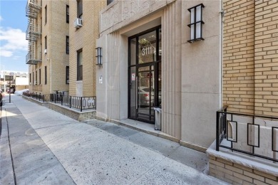 Prime Brighton Beach! Ocean block! This oversized J-4 co-op