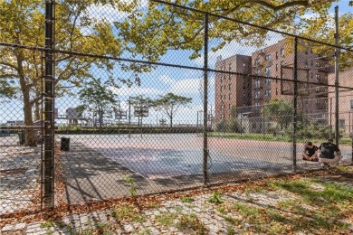 Prime Brighton Beach! Ocean block! This oversized J-4 co-op