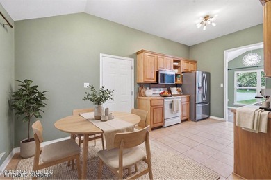 Welcome home to this well maintained 3-bedroom, 2-bathroom home - photo 19