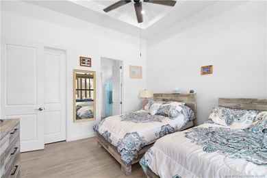 Pool, lake, cul-de-sac and all in a gated community. What more - photo 20