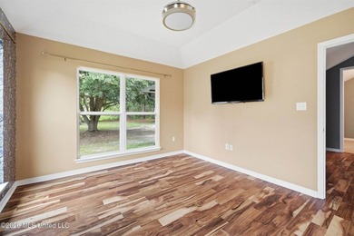 Welcome home to this well maintained 3-bedroom, 2-bathroom home - photo 25