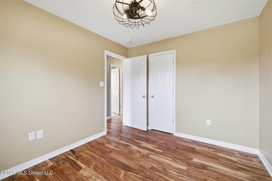 Welcome home to this well maintained 3-bedroom, 2-bathroom home - photo 30