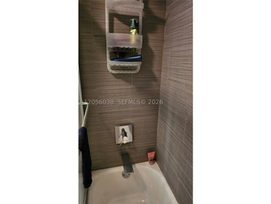 Welcome to this beautifully maintained 2-bedroom, 2.5-bath - photo 31