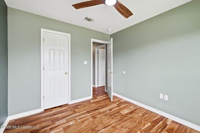 Welcome home to this well maintained 3-bedroom, 2-bathroom home - photo 33